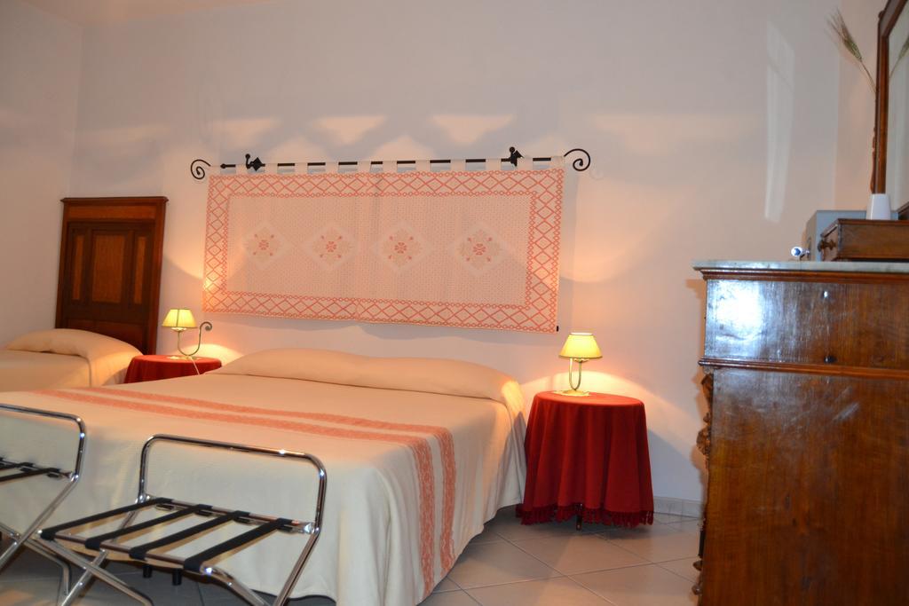 Su Cantaru Guesthouse Villanova Monteleone Eksteriør billede